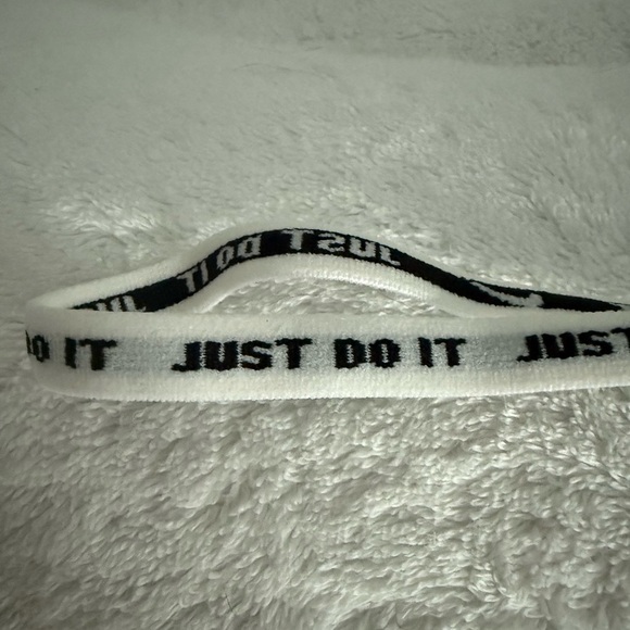 NIKE Bundle Swoosh & Just Do It Headbands - Picture 7 of 10